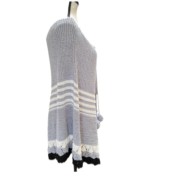 Vertigo Poncho Cape Shawl Gray Black Knit Lace Pom Pom Boho Cottagecore XL NWT - Picture 3 of 8